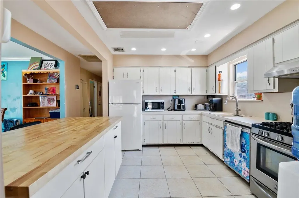 652 Stewart Avenue Bethpage NY 11714