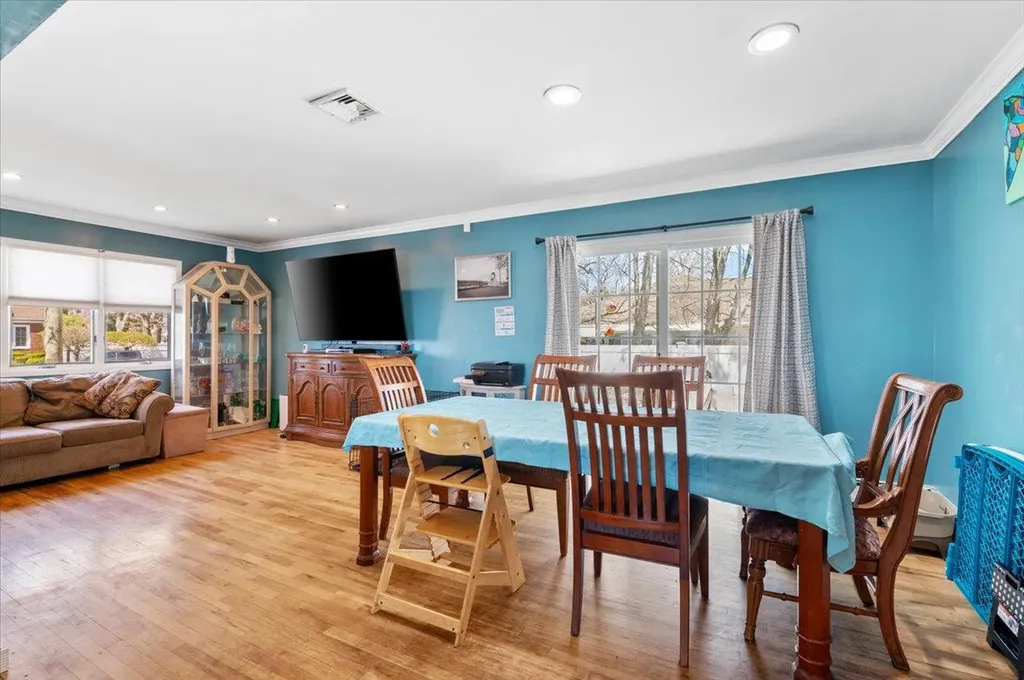 652 Stewart Avenue Bethpage NY 11714