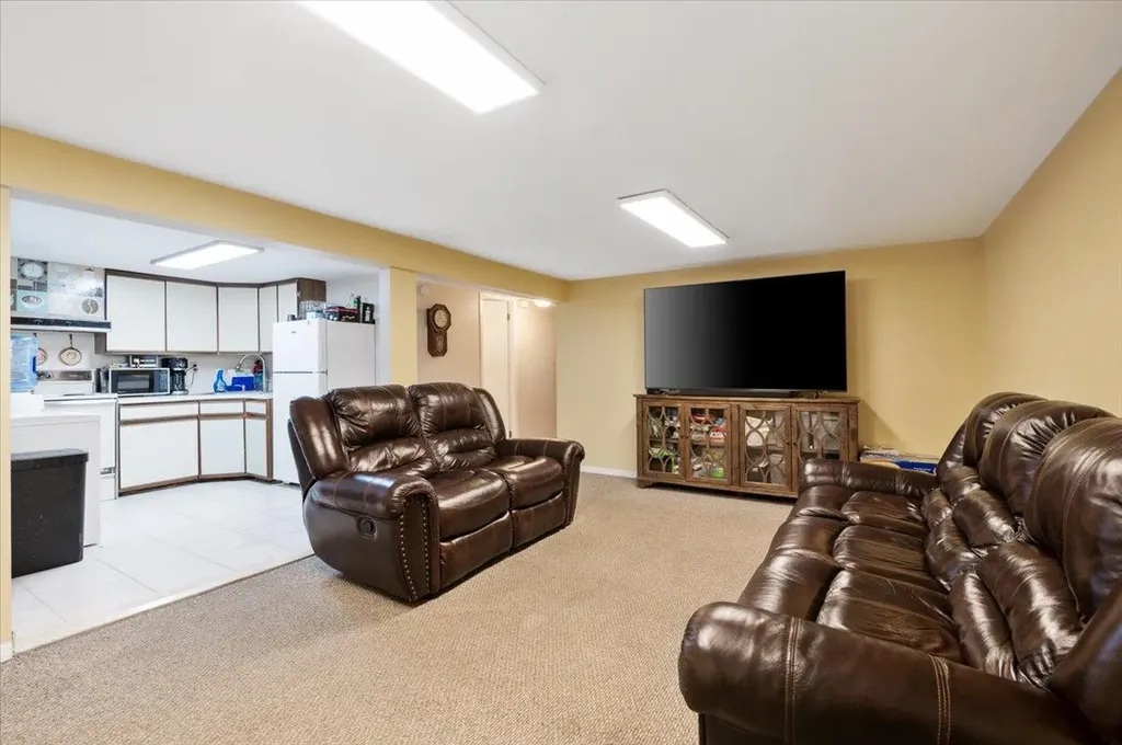 652 Stewart Avenue Bethpage NY 11714
