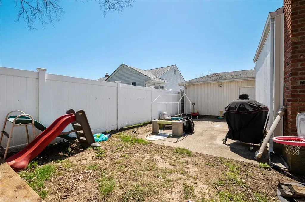 652 Stewart Avenue Bethpage NY 11714