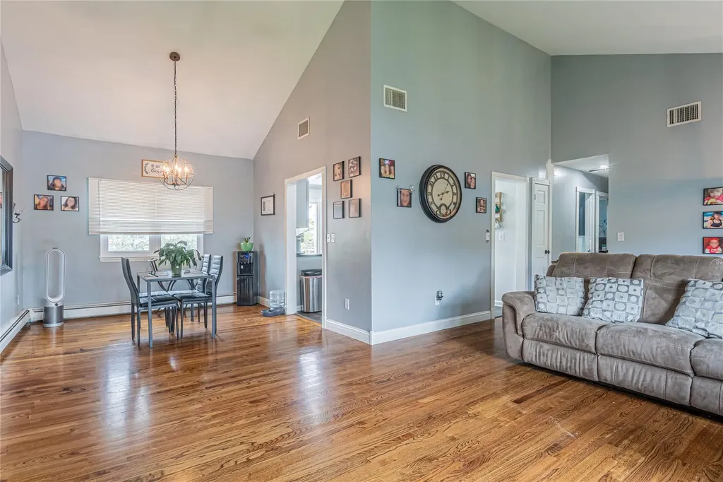 12 Truex Circle New Windsor NY 12553