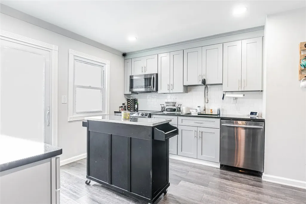 12 Truex Circle New Windsor NY 12553