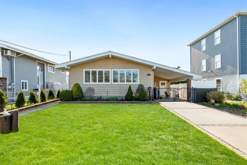 746 S Ocean Avenue Freeport NY 11520