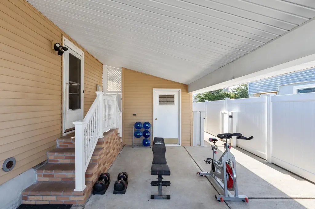 746 S Ocean Avenue Freeport NY 11520