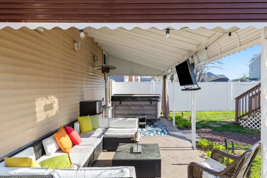 746 S Ocean Avenue Freeport NY 11520