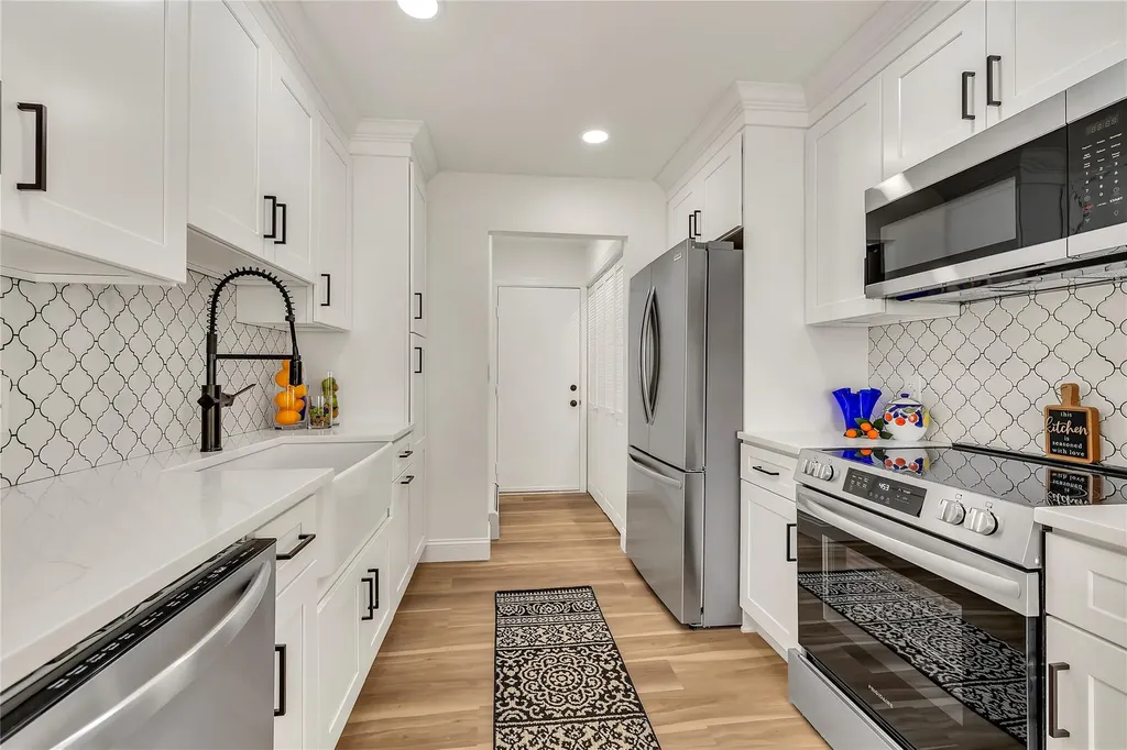 19 Hancock Court Coram NY 11727