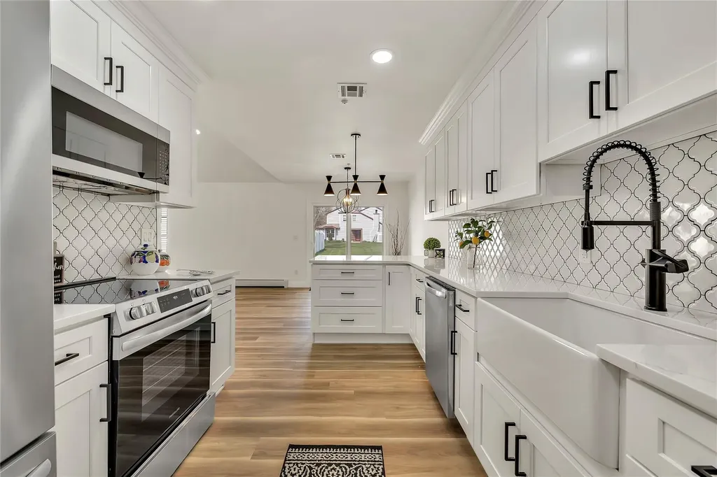 19 Hancock Court Coram NY 11727