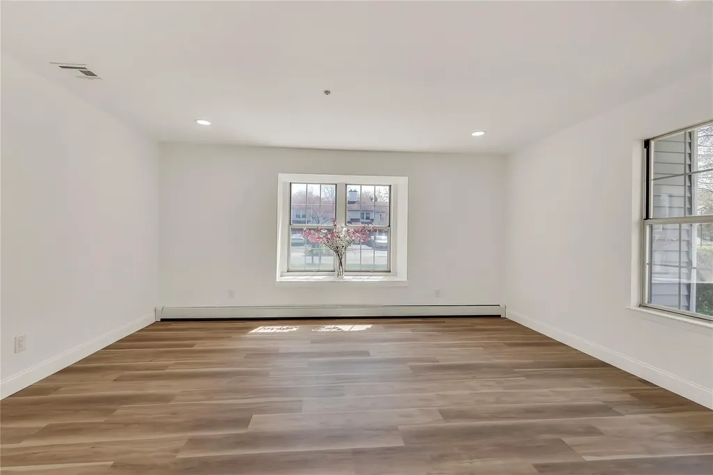 19 Hancock Court Coram NY 11727