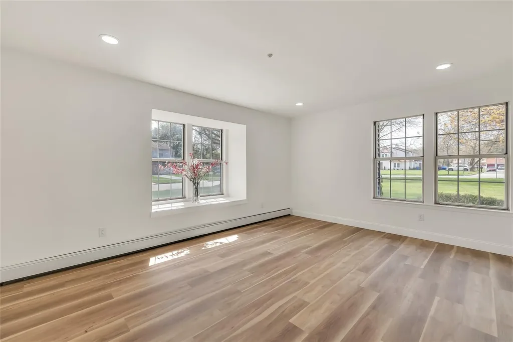 19 Hancock Court Coram NY 11727