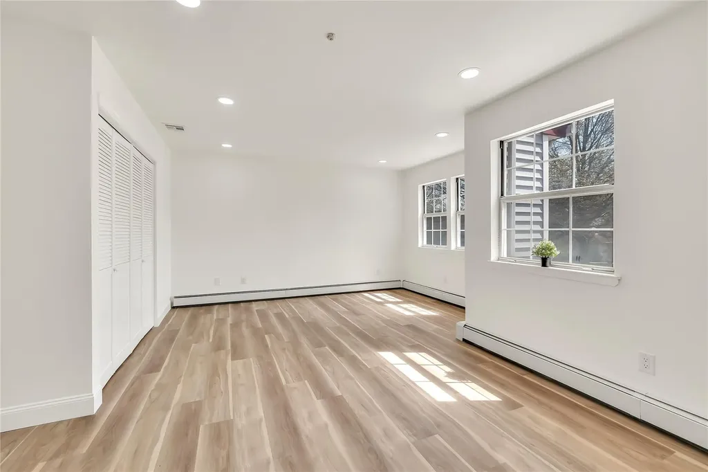 19 Hancock Court Coram NY 11727