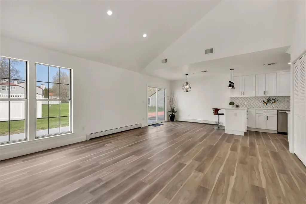 19 Hancock Court Coram NY 11727