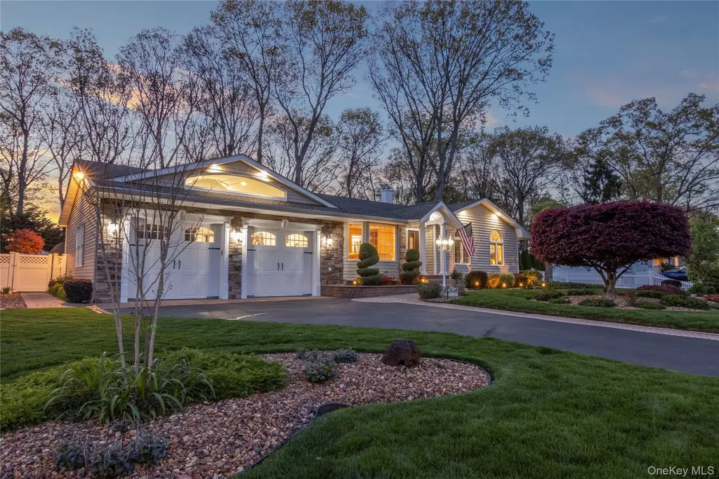 8 Raven Drive Commack NY 11725