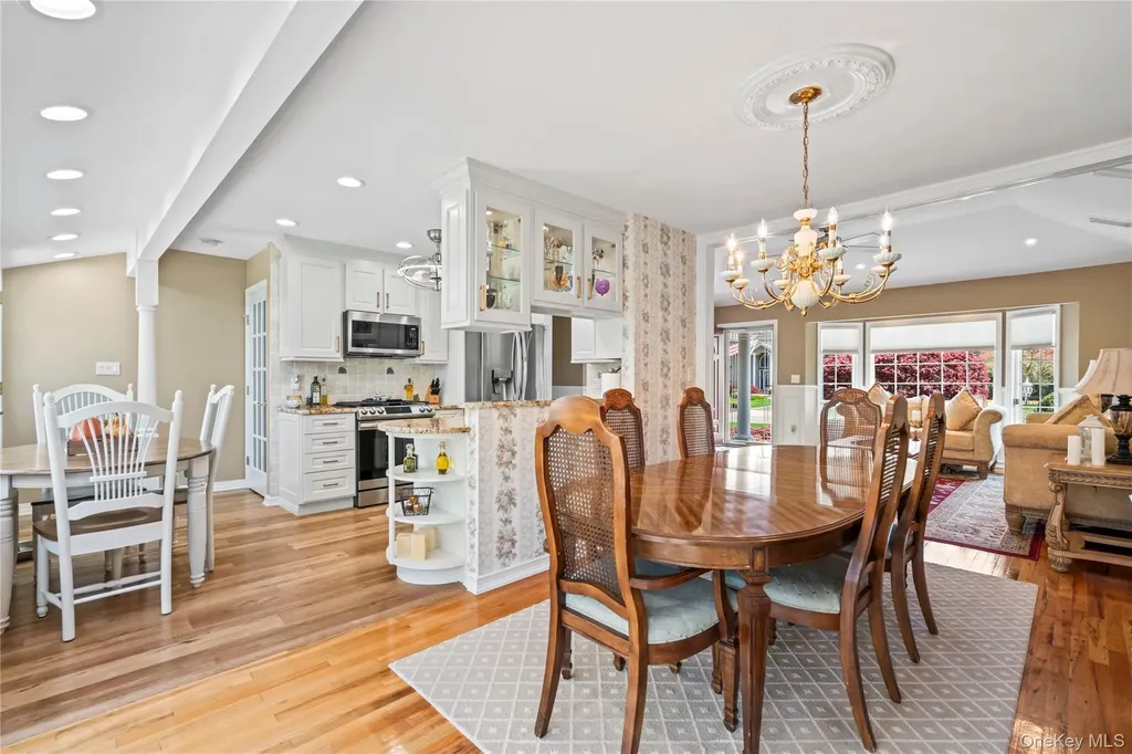 8 Raven Drive Commack NY 11725