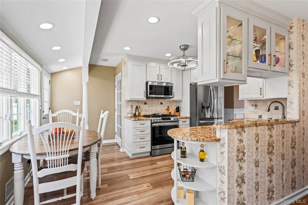 8 Raven Drive Commack NY 11725