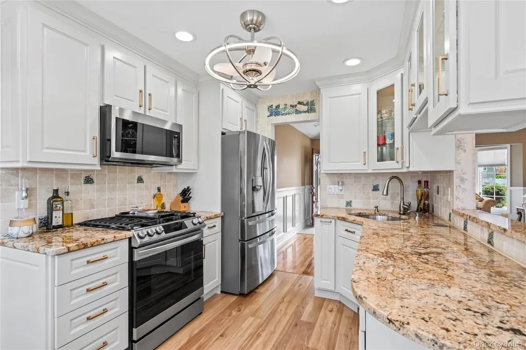8 Raven Drive Commack NY 11725