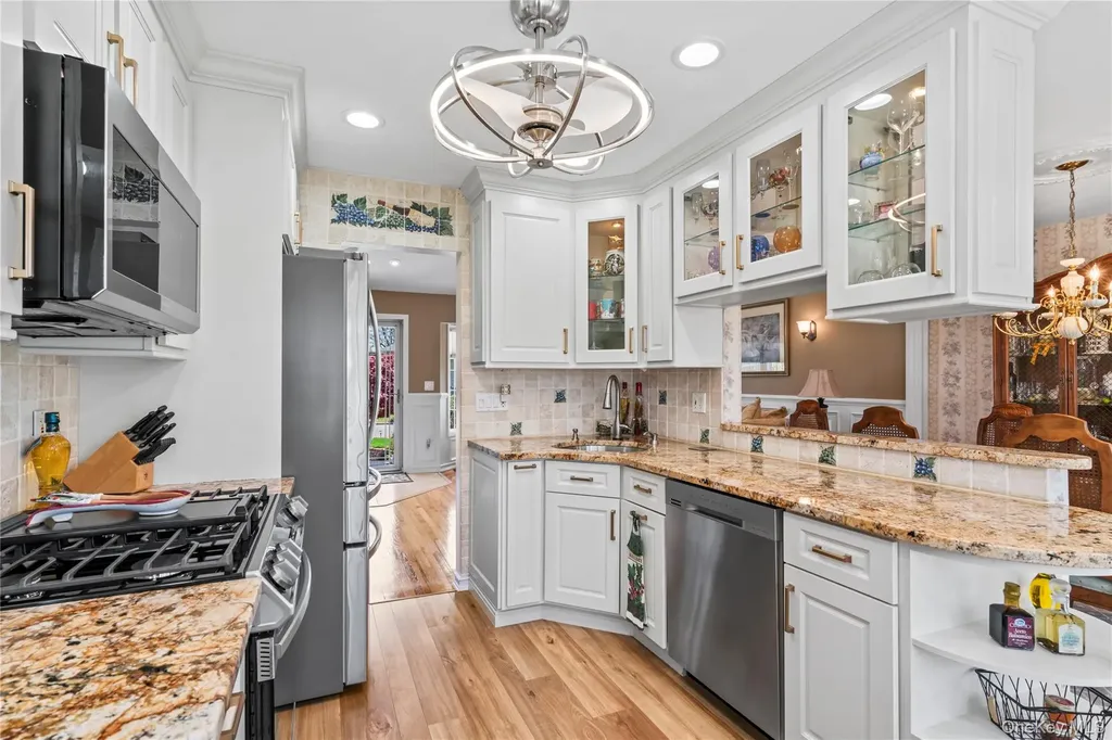 8 Raven Drive Commack NY 11725