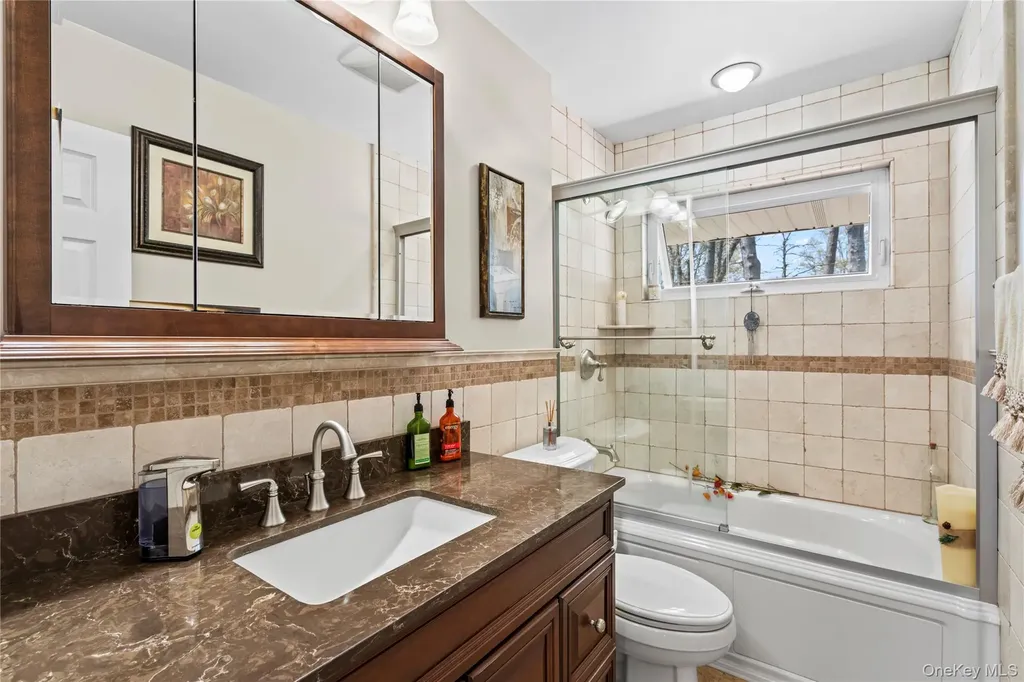 8 Raven Drive Commack NY 11725