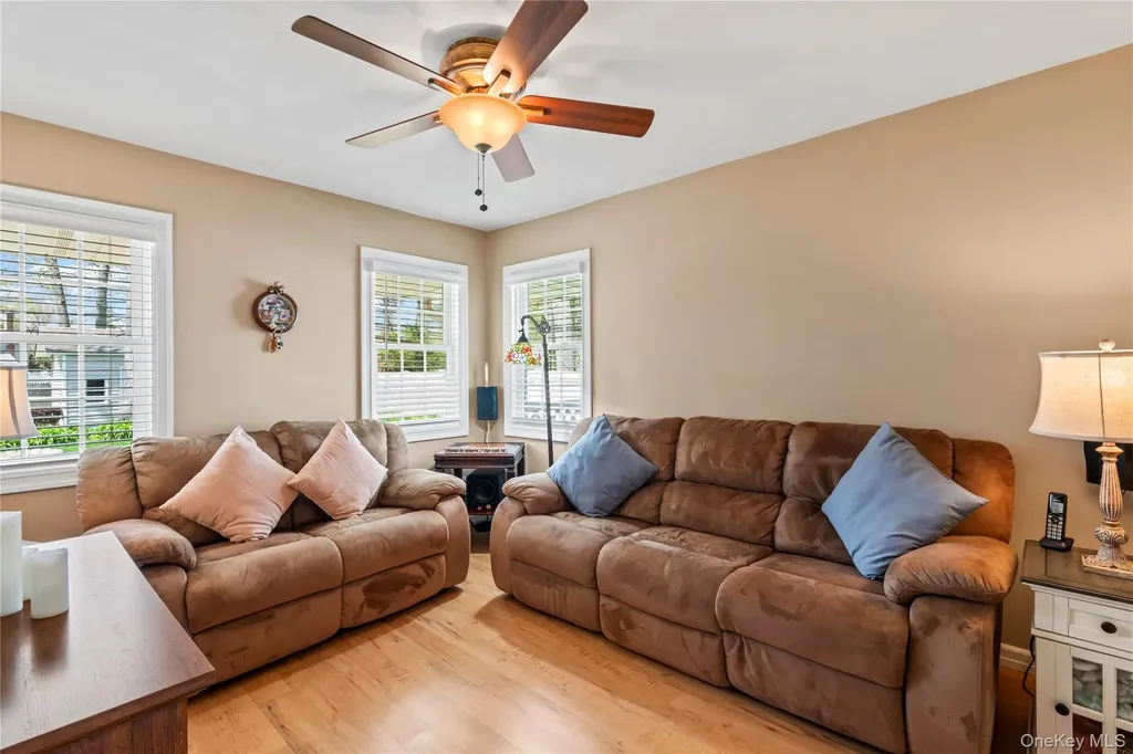 8 Raven Drive Commack NY 11725