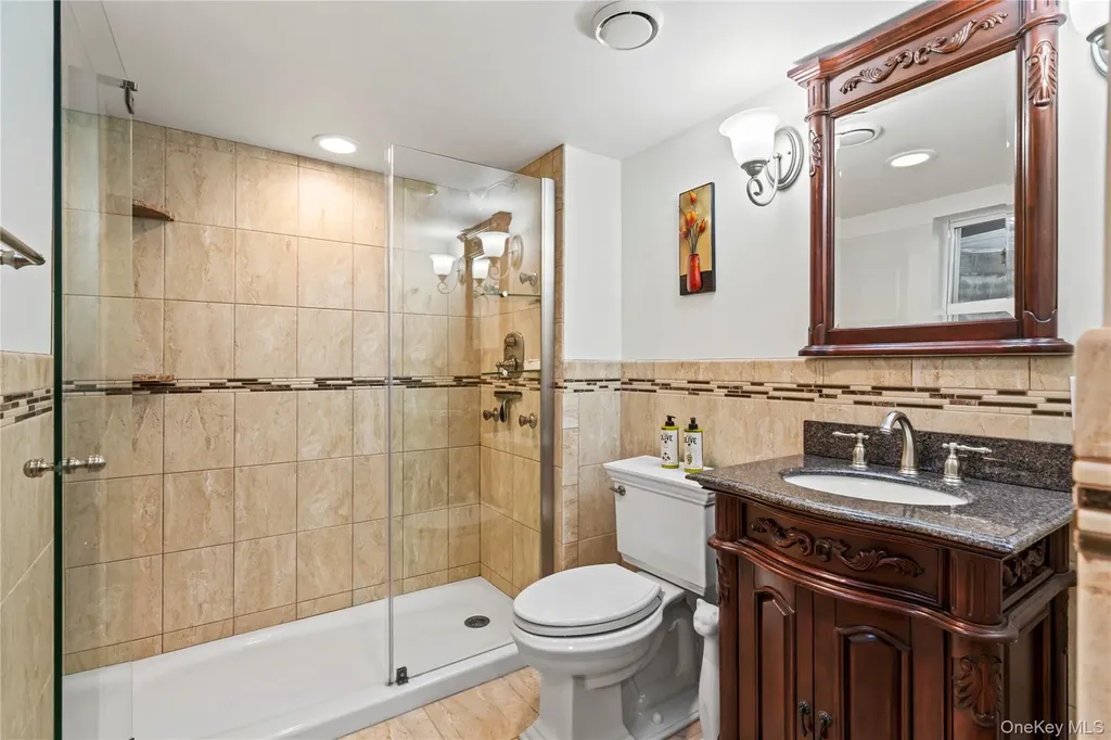 8 Raven Drive Commack NY 11725
