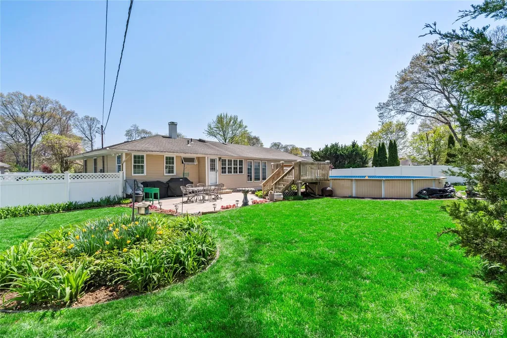 8 Raven Drive Commack NY 11725