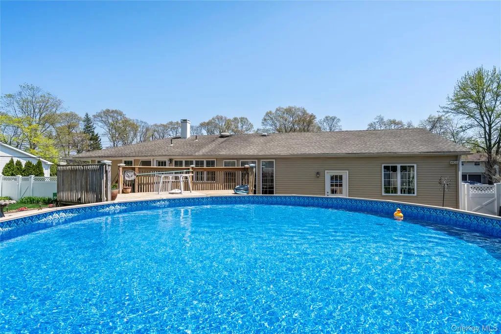 8 Raven Drive Commack NY 11725