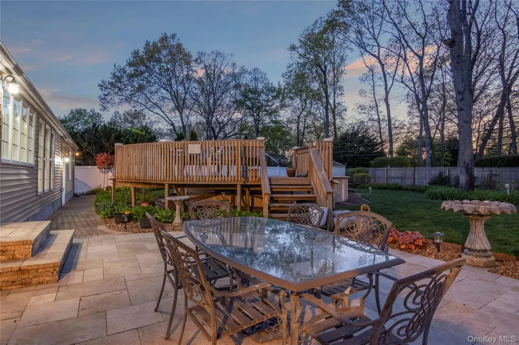 8 Raven Drive Commack NY 11725