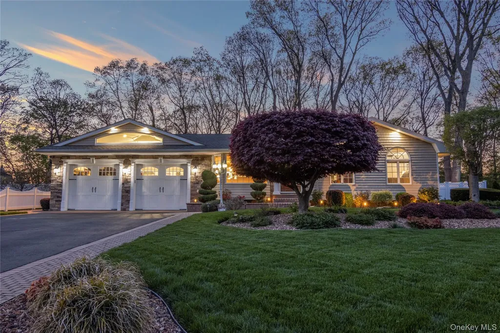 8 Raven Drive Commack NY 11725