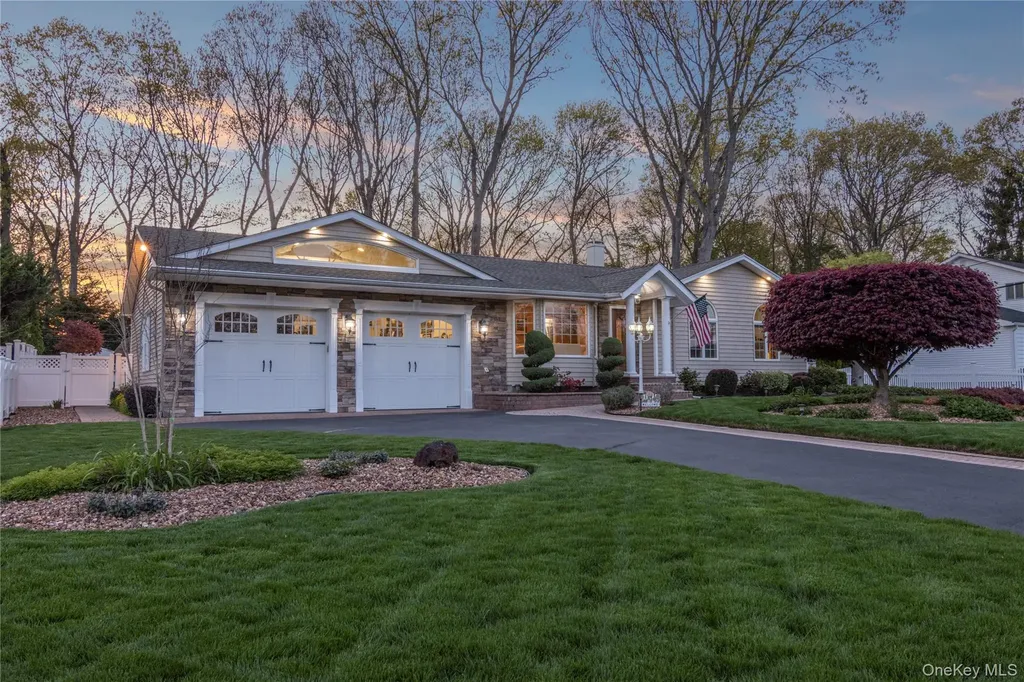 8 Raven Drive Commack NY 11725