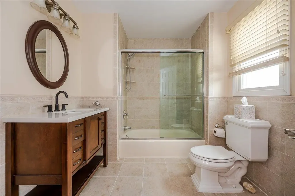 615 E Walnut Street Long Beach NY 11561