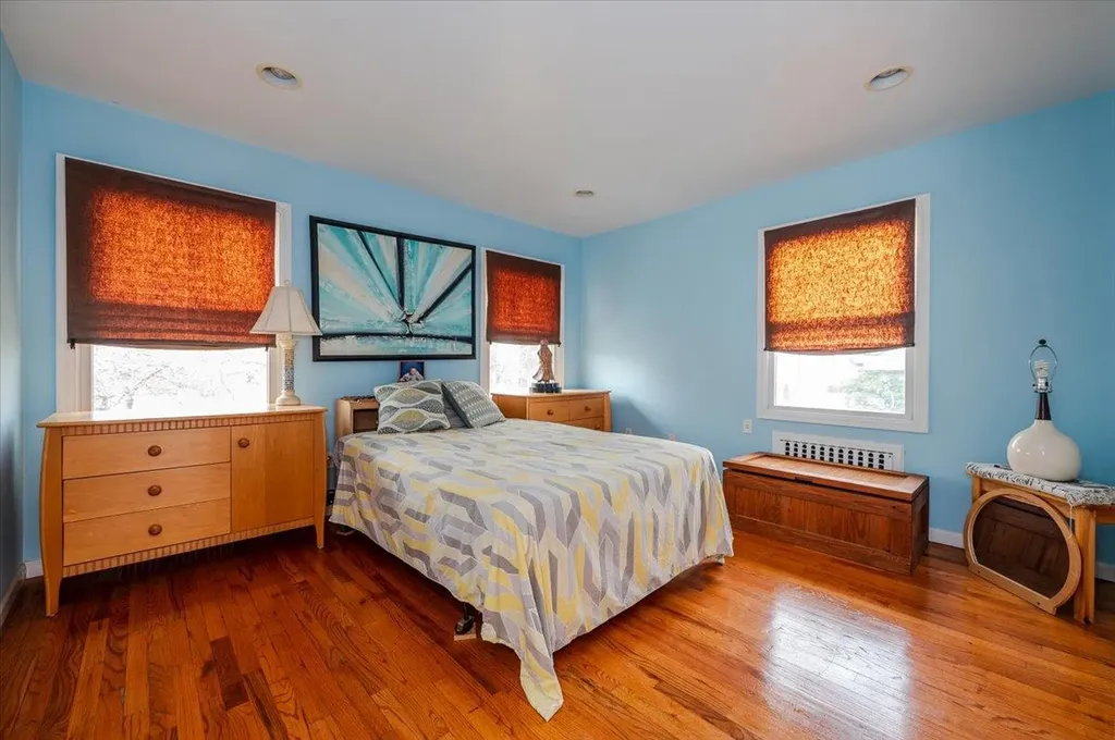 615 E Walnut Street Long Beach NY 11561