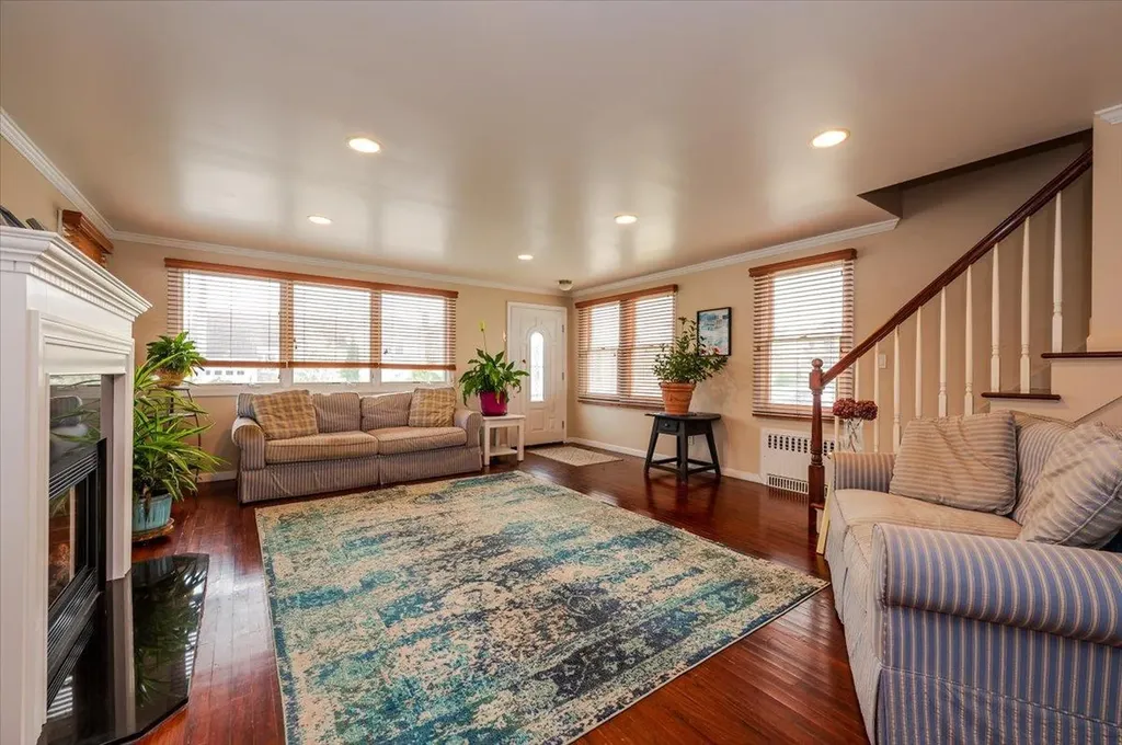615 E Walnut Street Long Beach NY 11561