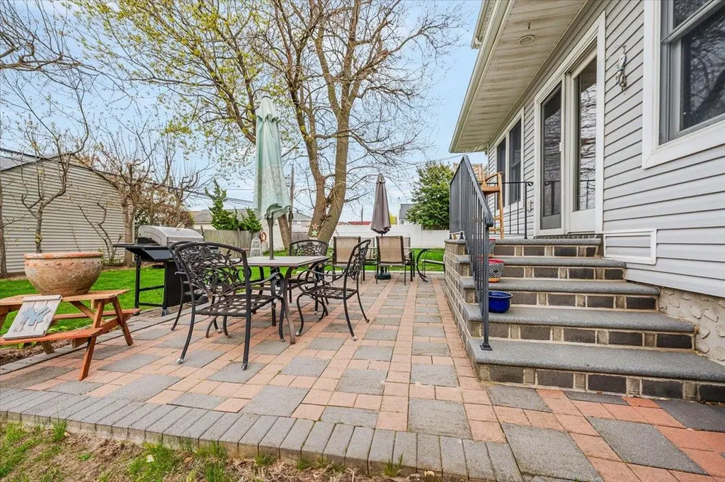 615 E Walnut Street Long Beach NY 11561