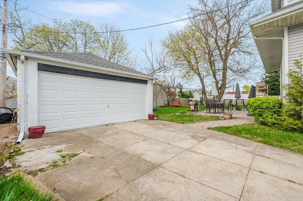 615 E Walnut Street Long Beach NY 11561