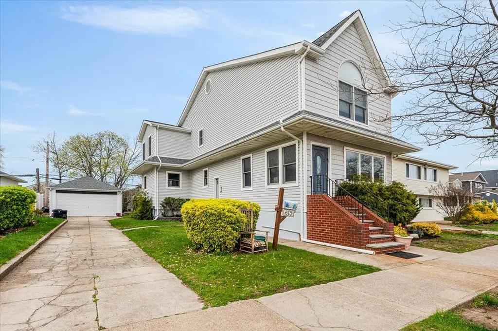 615 E Walnut Street Long Beach NY 11561