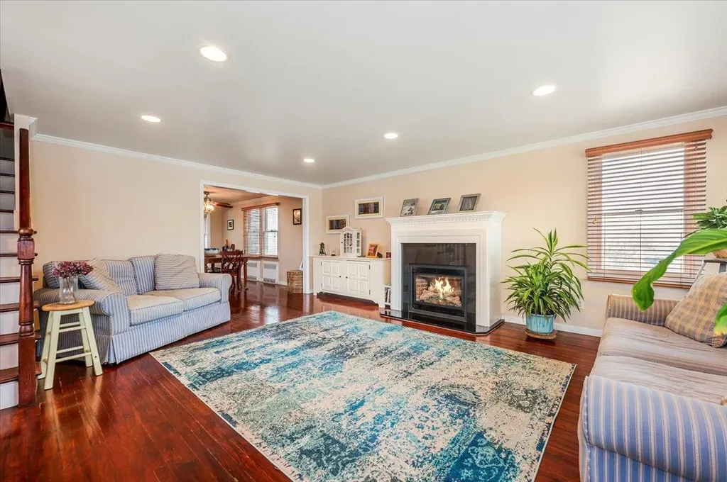 615 E Walnut Street Long Beach NY 11561
