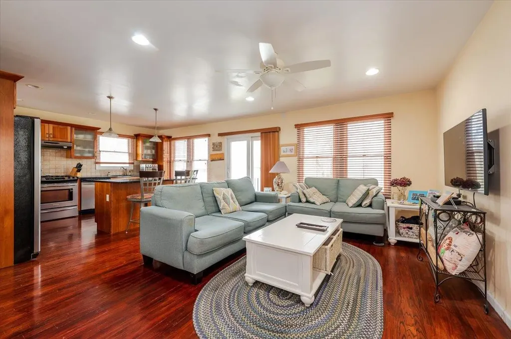 615 E Walnut Street Long Beach NY 11561