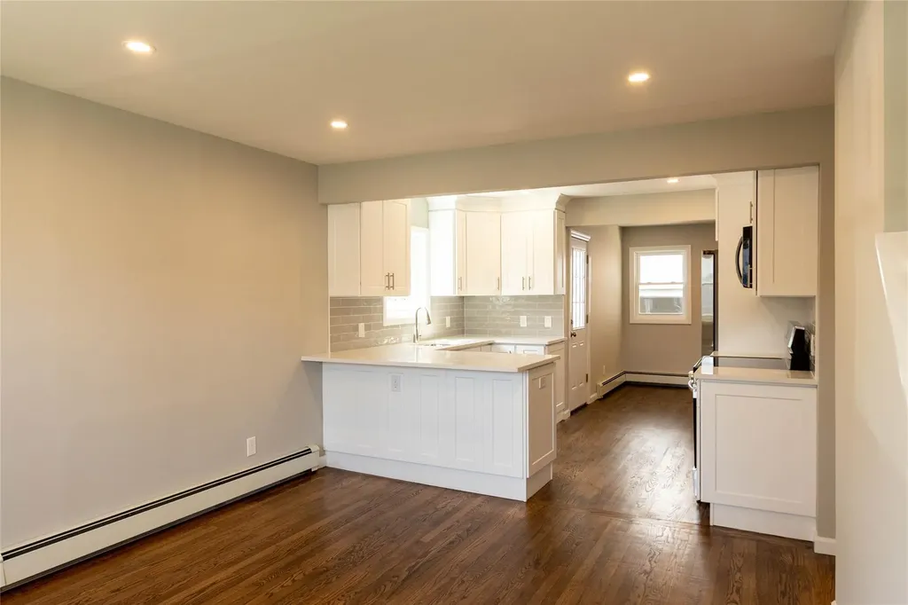 33 Veronica Lane North Babylon NY 11703