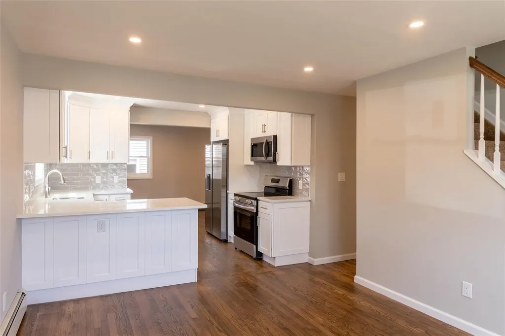 33 Veronica Lane North Babylon NY 11703