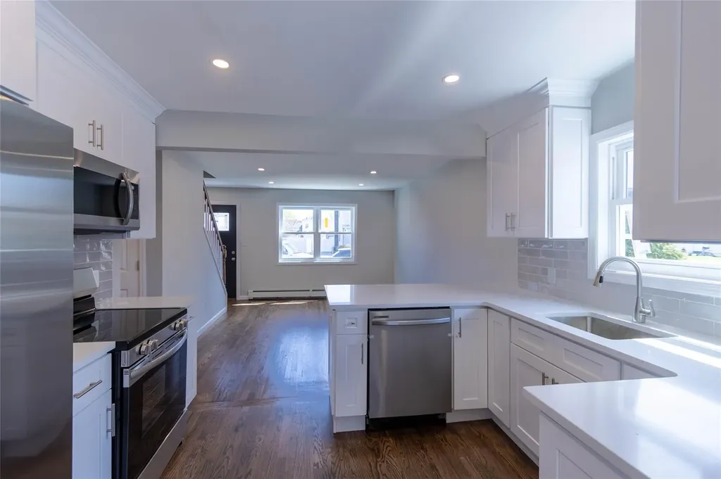 33 Veronica Lane North Babylon NY 11703