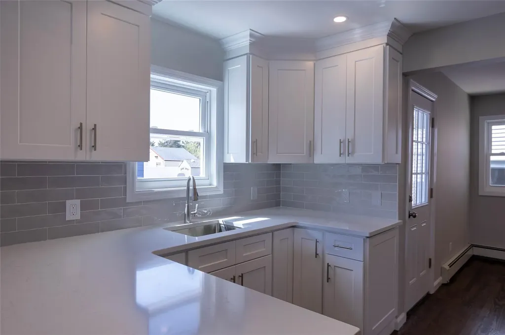33 Veronica Lane North Babylon NY 11703