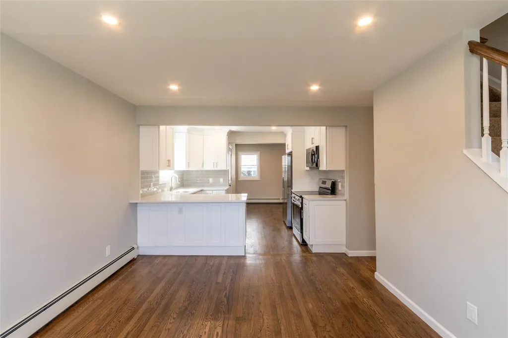 33 Veronica Lane North Babylon NY 11703