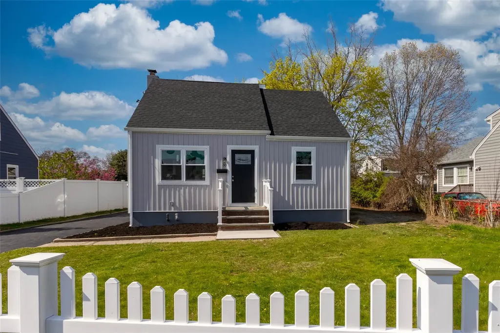 33 Veronica Lane North Babylon NY 11703