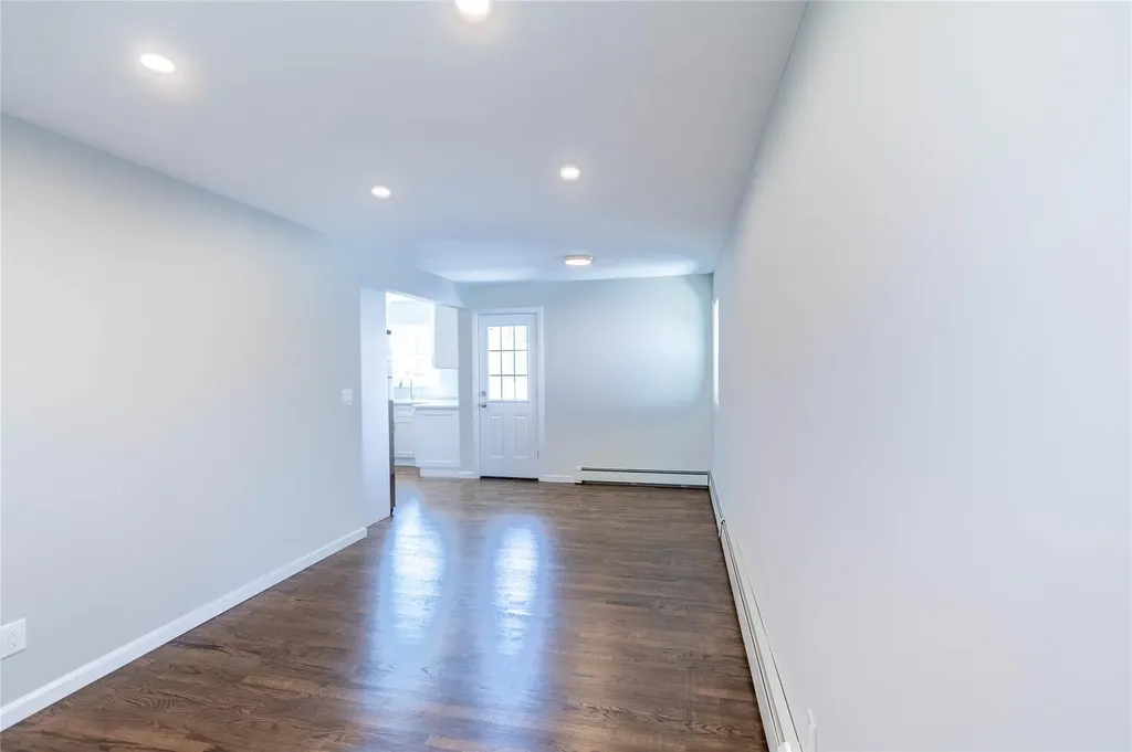 33 Veronica Lane North Babylon NY 11703