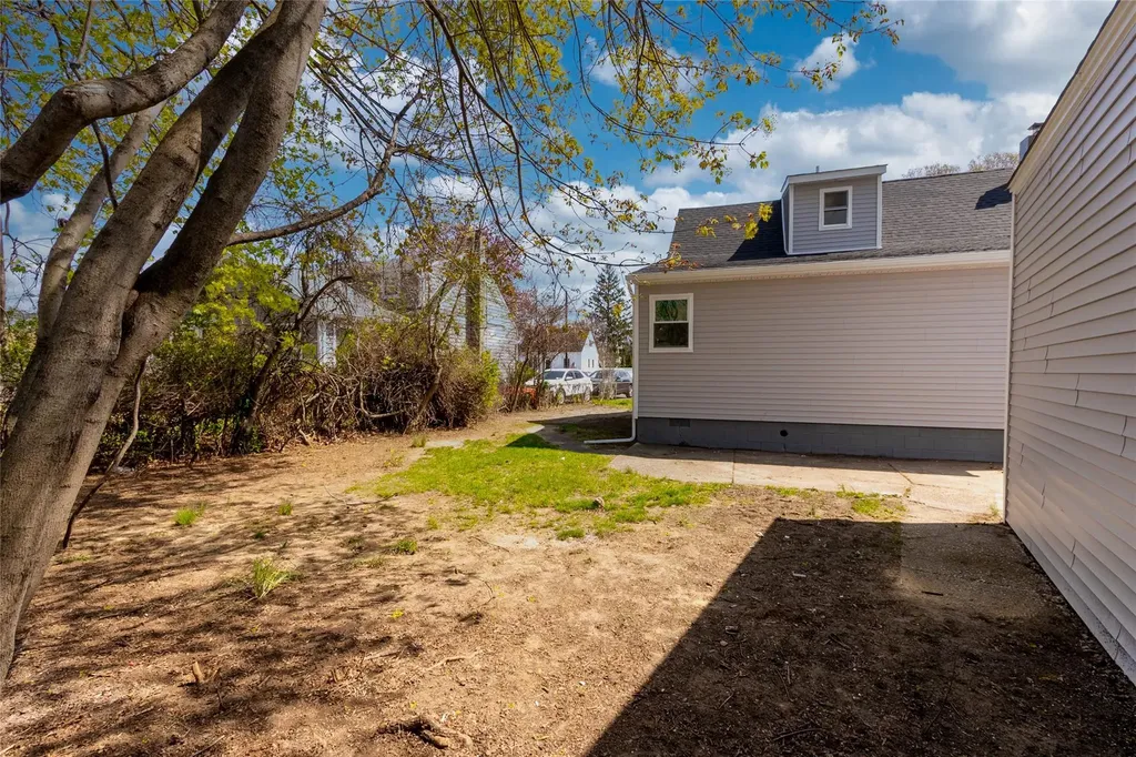 33 Veronica Lane North Babylon NY 11703