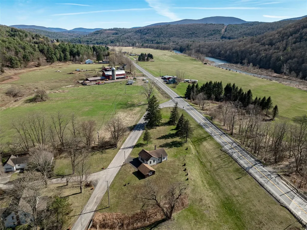 8 Conine Road Prattsville NY 12468
