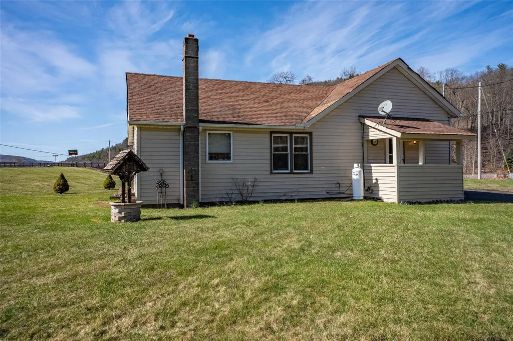 8 Conine Road Prattsville NY 12468