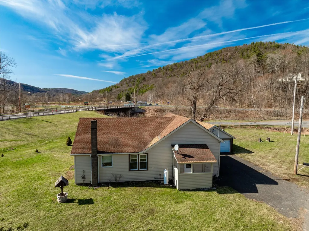 8 Conine Road Prattsville NY 12468