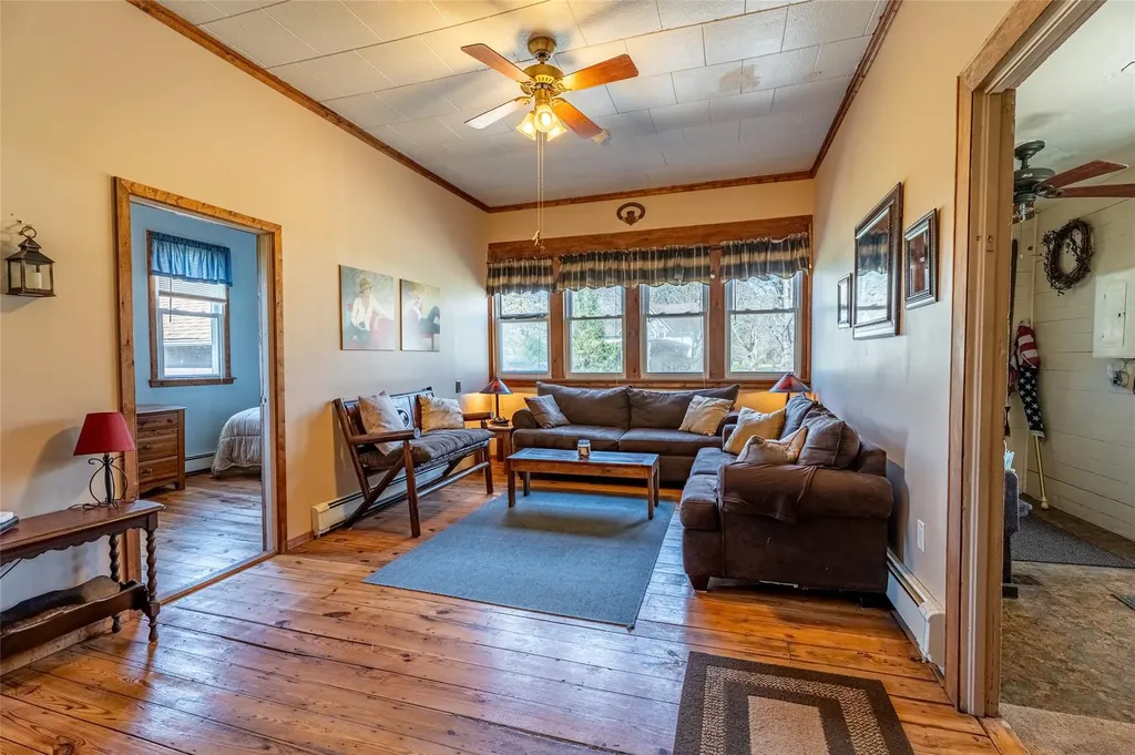 8 Conine Road Prattsville NY 12468