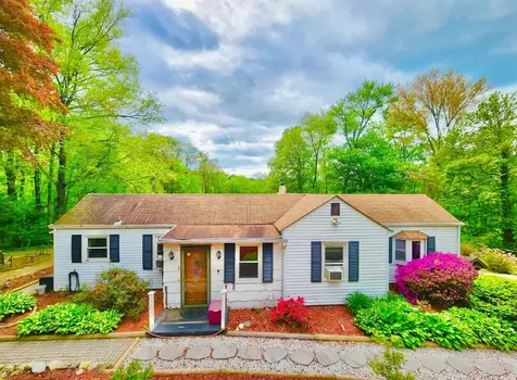 35 Agor Lane Mahopac NY 10541