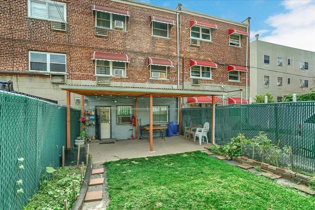 4615 Bronx Boulevard Bronx NY 10470